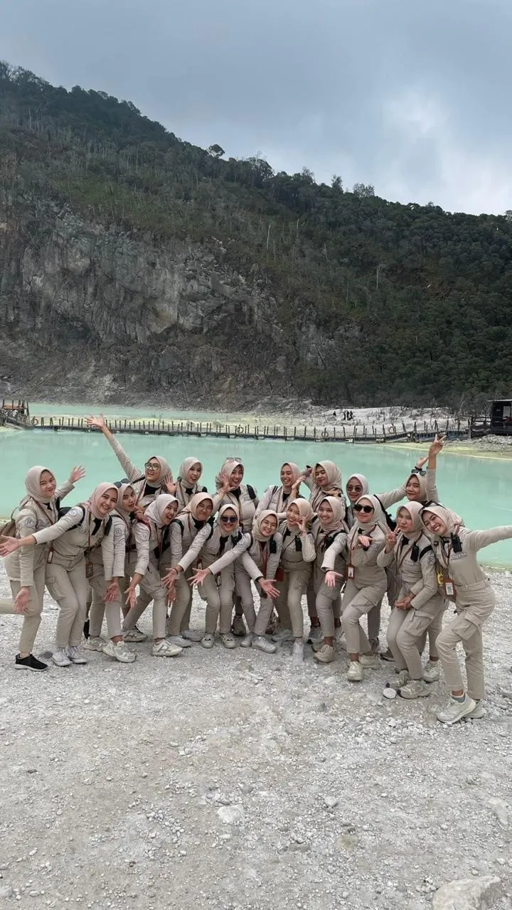 Dalam Tugas di Kawah Putih